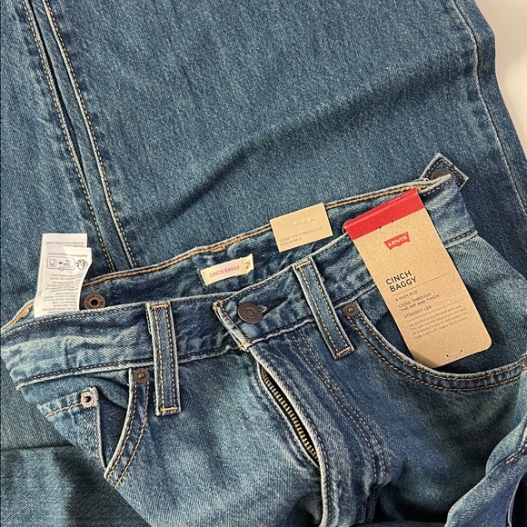 NWT LEVI'S CINCH BAGGY JEANS IN CHASING DREAMS SIZE 25x31 $80 - Picture 6 of 6